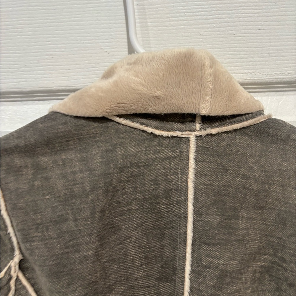 Faux shearling cardigan jacket.
NWT. Greenish grey. Amadi, from Anthropologie - Picture 5 of 8